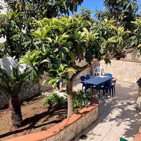 Trullo Il Nespolo Apartment Alberobello Luaran gambar